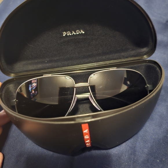 Prada sunglasses - Picture 1 of 6